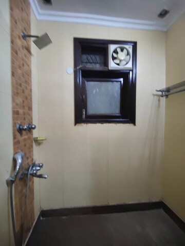 Furnished Amenities in 2 BHK Builder Floor at Savitri Nagar – for Rent