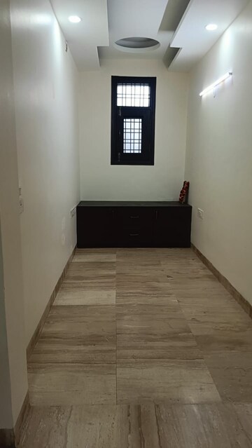 Room in 3 BHK Builder Floor at RWA Apartments Sector 51, Sector 51 – for Rent