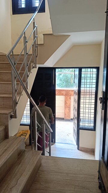 Staircase in 3 BHK Builder Floor at RWA Apartments Sector 51, Sector 51 – for Rent