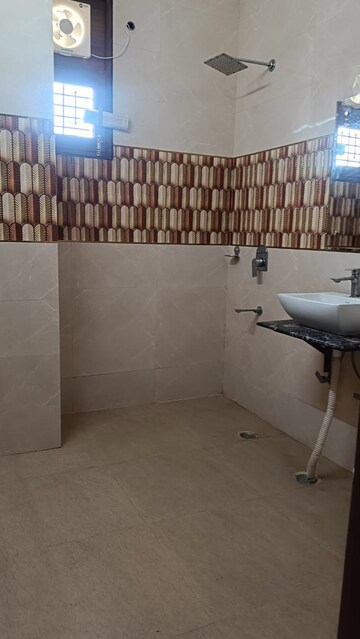 Balcony in 3 BHK Builder Floor at RWA Apartments Sector 51, Sector 51 – for Rent