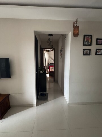 Room in 2 BHK Apartment at Kumar Picasso, Hadapsar – for Rent