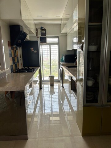 Team Area in 2 BHK Apartment at Castle Rock, Powai – for Rent