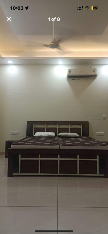 Bedroom in 1 BHK Builder Floor at SAS Tower, Sector 38 – for Rent