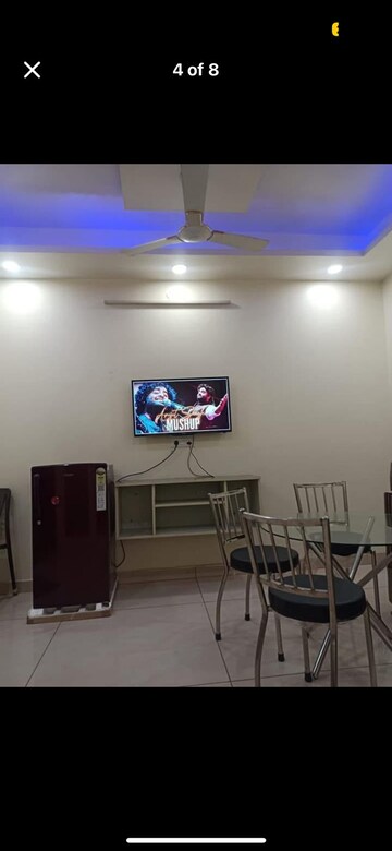 Team Area in 1 BHK Builder Floor at SAS Tower, Sector 38 – for Rent