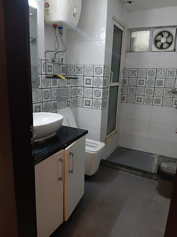 Team Area in 3 BHK Apartment at Vatika City, Sector 49 – for Rent