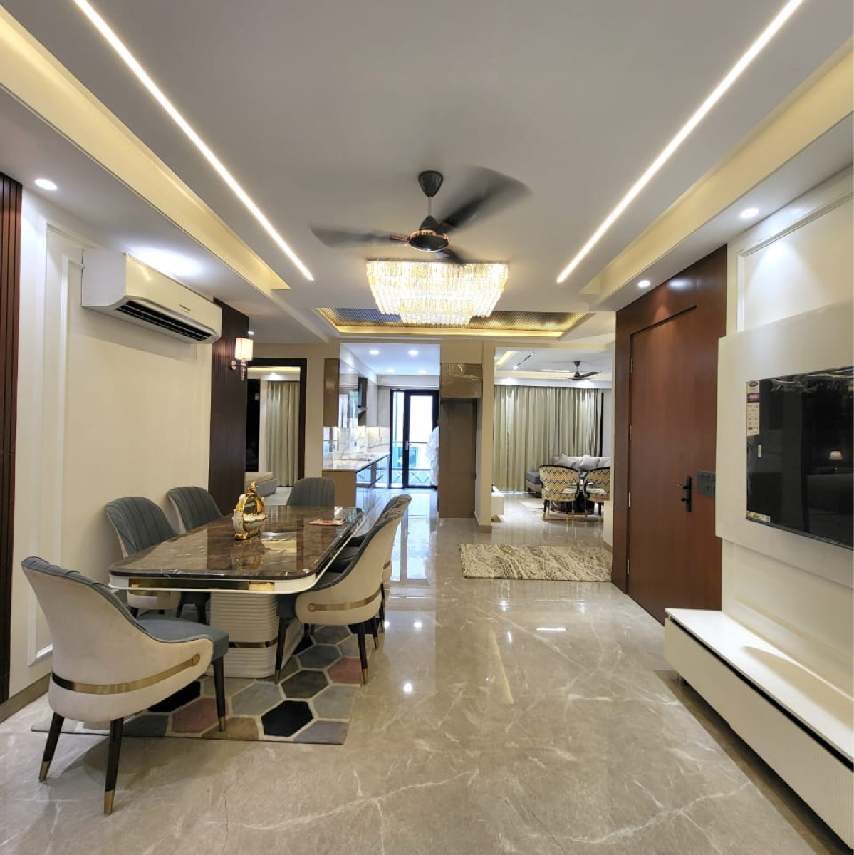 4 BHK + Pooja Room,Servant Room,Study Room 240 Sq.Yd. Builder Floor in SS Southend Floors