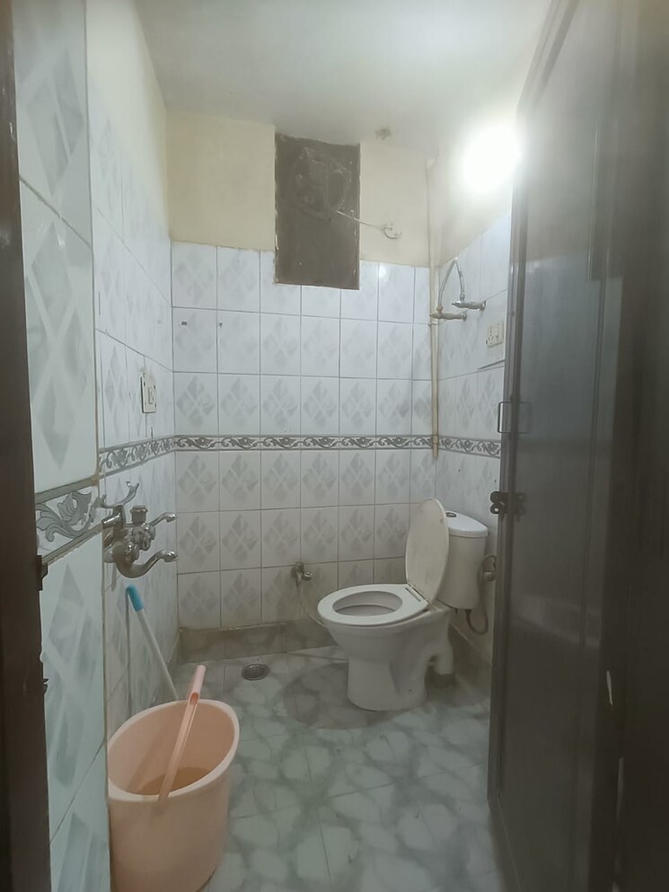 Bathroom, esteem-complex 2 Bedroom 700 Sq.Ft. Builder Floor In Savitri Nagar Delhi 9025018