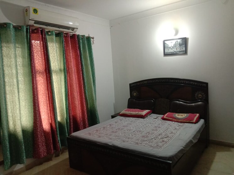 Bedroom, green fields colony 4 Bedroom 2000 Sq.Ft. Builder Floor In Green Fields Colony Faridabad 9025041