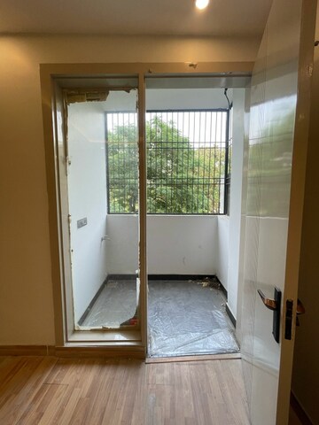 Room in 2.5 BHK Builder Floor at Ramesh Nagar – for Sale