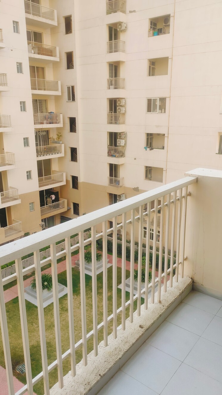 Balcony, sushma-chandigarh-grande 3 Bedroom 1885 Sq.Ft. Apartment In Lohgarh Zirakpur 9025062