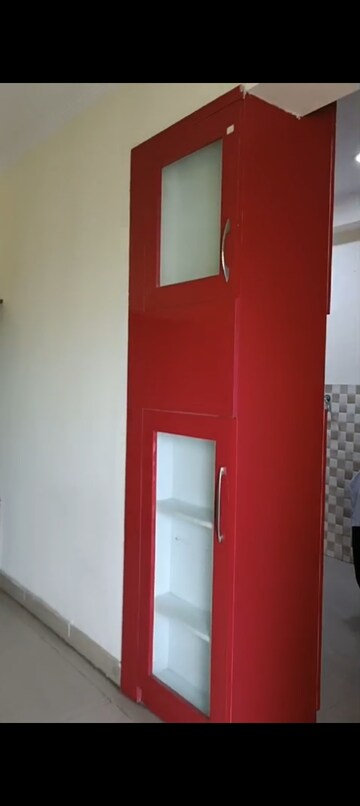 Furnished Amenities in 2.5 BHK Apartment at Gaur City 6th Avenue, Sector 4 Greater Noida – for Sale