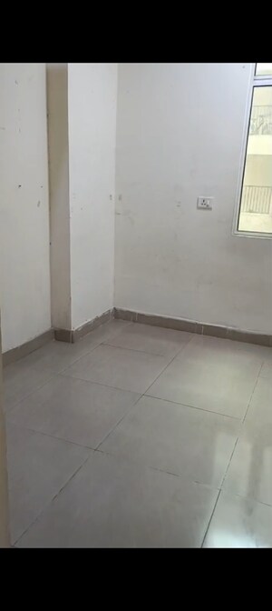 Room in 2.5 BHK Apartment at Gaur City 6th Avenue, Sector 4 Greater Noida – for Sale