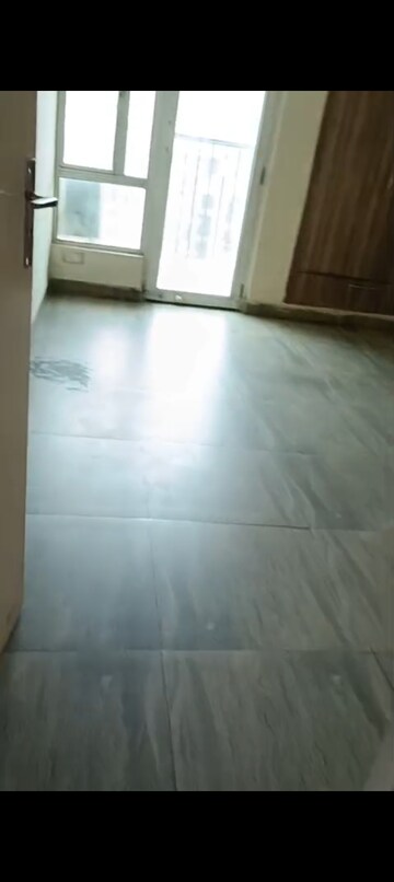 Room in 2.5 BHK Apartment at Gaur City 6th Avenue, Sector 4 Greater Noida – for Sale