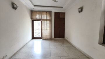 Room in 2 BHK Builder Floor at Panchsheel Enclave – for Rent