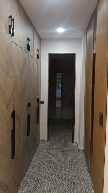 Building Lobby in 4 BHK Builder Floor at SS Southend Floors, South City 2 – for Sale