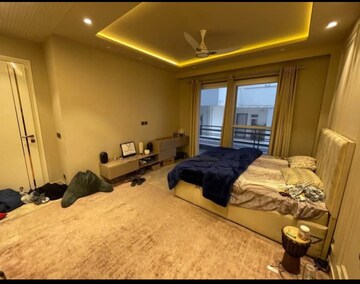 Living Room in 3 BHK Builder Floor at Sector 52 – for Rent