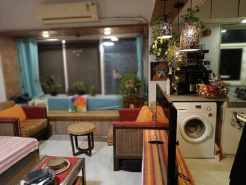 Team Area in 1 BHK Apartment at Andheri West – for Rent