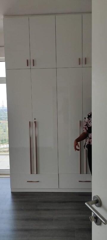 Furnished Amenities in 2.5 BHK Apartment at Ireo The Corridors, Sector 67a – for Rent