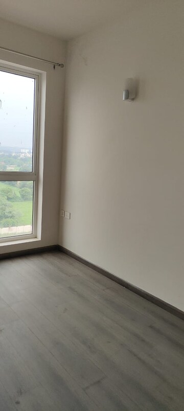 2.5 BHK Apartment For Rent in Ireo The Corridors, Sector 67a