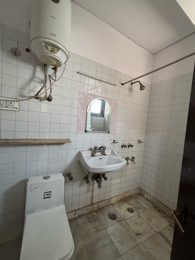 Bathroom, gaur-city-7th-avenue 2 Bedroom 621 Sq.Ft. Apartment In Sector 4 Greater Noida Greater Noida 9025215