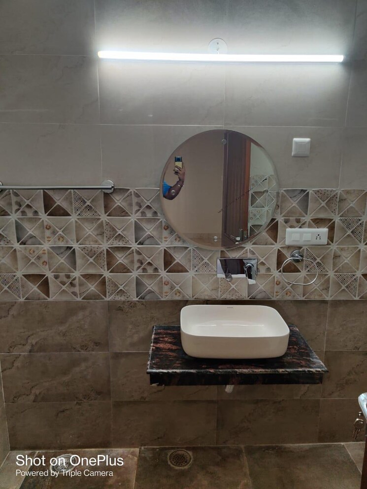 Bathroom, jangpura 3 Bedroom 1800 Sq.Ft. Builder Floor In Jangpura Delhi 9025264