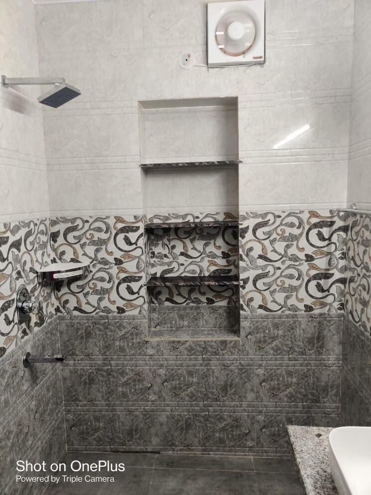 Bathroom, jangpura 3 Bedroom 1800 Sq.Ft. Builder Floor In Jangpura Delhi 9025264