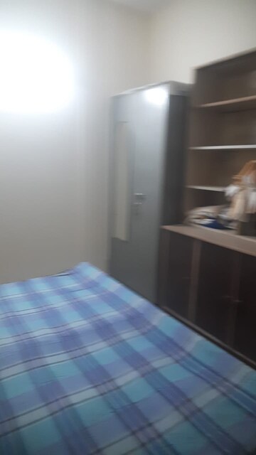 Room in 2 BHK Apartment at Gaur City 7th Avenue, Sector 4 Greater Noida – for Rent
