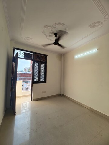 Room in 2 BHK Builder Floor at Govindpuri – for Rent