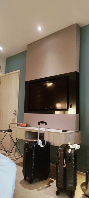 Kitchen in 3 BHK Apartment at Omaxe Royal Residency Faridabad, Sector 79 – for Rent
