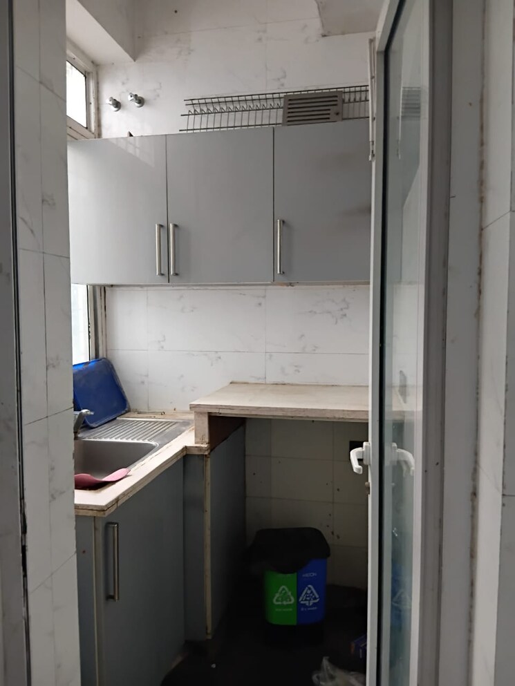 Kitchen, smart-world-orchard 3.5 Bedroom 1650 Sq.Ft. Apartment In Sector 61 Gurgaon 9025321