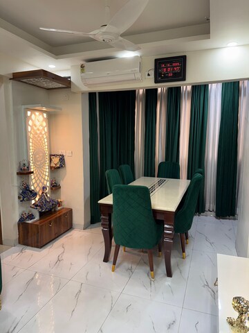 Team Area in 2 BHK Apartment at Ratan Pearls, Sector 16 Greater Noida – for Sale