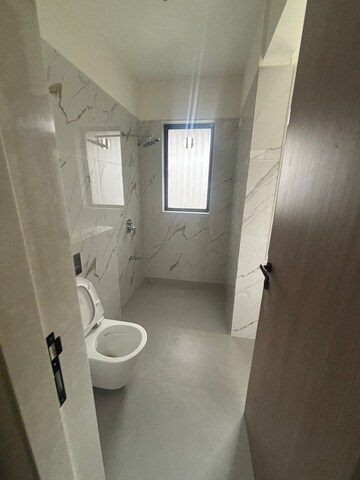 Bathroom in 4 BHK Apartment at Orchid Park, Matunga East – for Rent