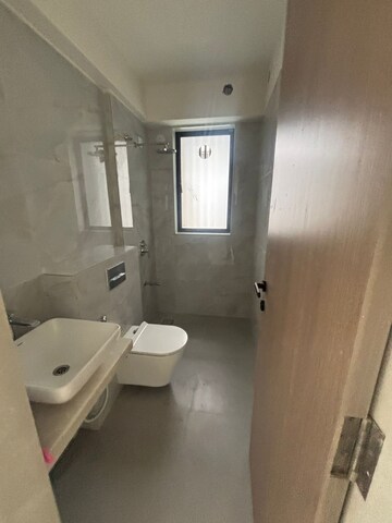 Bathroom in 4 BHK Apartment at Orchid Park, Matunga East – for Rent