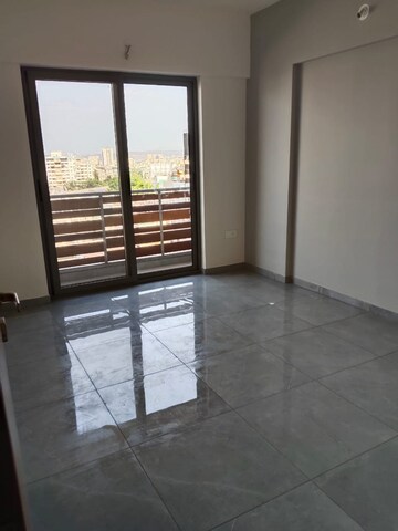 Room in 2 BHK Apartment at Arvind Elan, Kothrud – for Rent