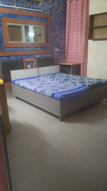 Bedroom in 1 BHK Apartment at Karol Bagh – for Rent