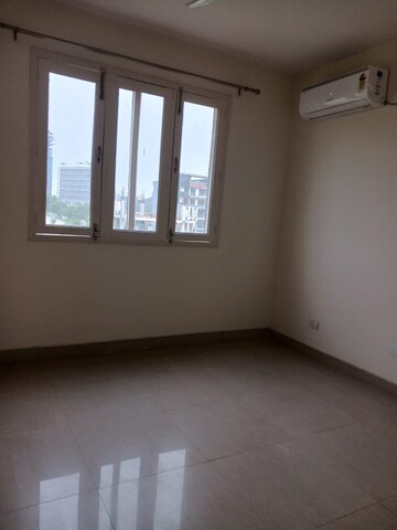 Room in 4 BHK Apartment at Emaar Emerald Floors Premier, Sector 65 – for Rent