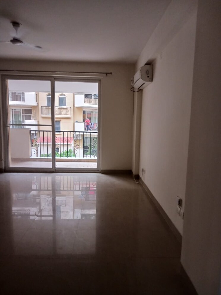 Room, emaar-emerald-floors-premier 3 Bedroom 1600 Sq.Ft. Apartment In Sector 65 Gurgaon 9025380