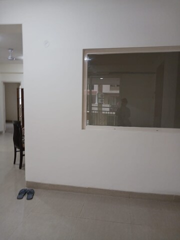 Room in 4 BHK Apartment at Emaar Emerald Floors Premier, Sector 65 – for Rent