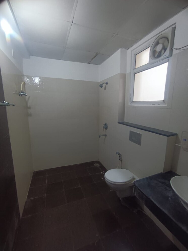 Bathroom, faizabad road 3 Bedroom 1604 Sq.Ft. Apartment In Faizabad Road Lucknow 9025441