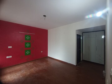 Room in 3 BHK Apartment at Faizabad Road – for Rent