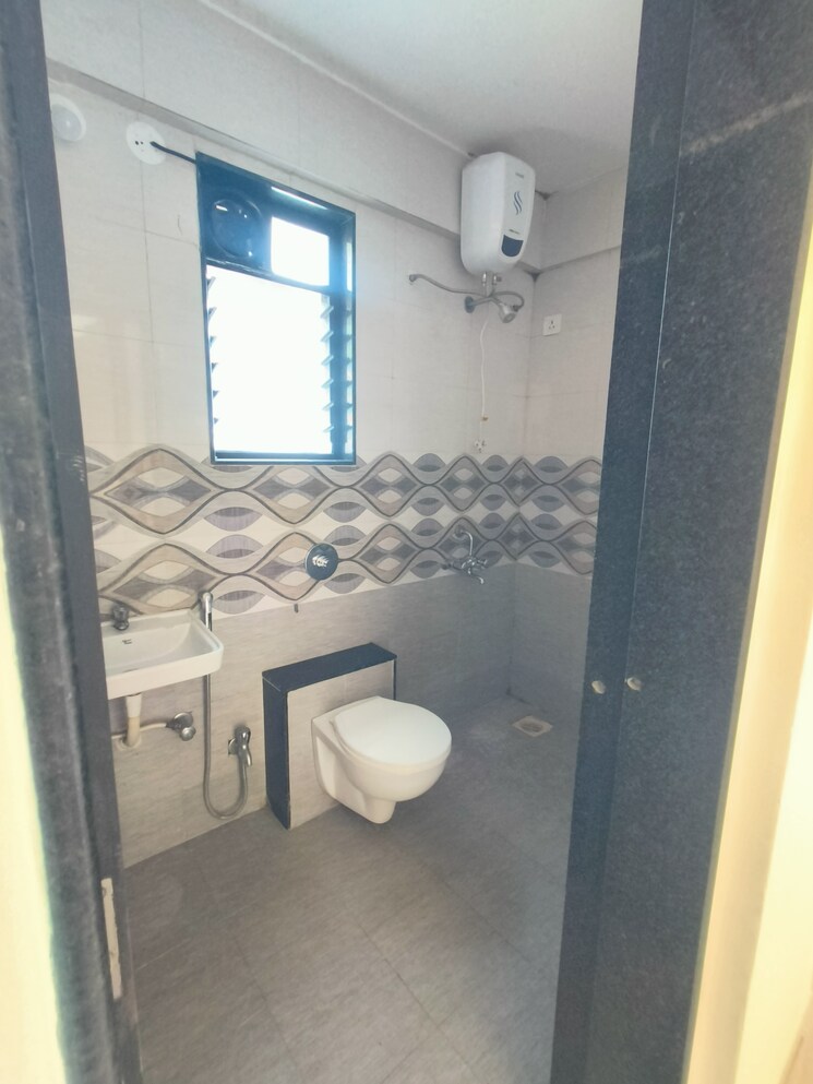 Bathroom, wadgaon sheri 1 Bedroom 584 Sq.Ft. Apartment In Wadgaon Sheri Pune 9025434