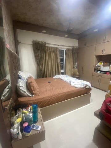 Bedroom in 2 BHK Apartment at Goregaon West – for Rent