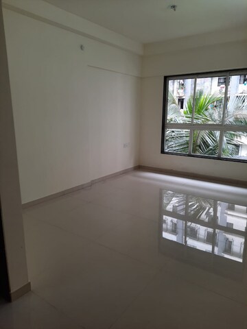 Room in 2 BHK Apartment at Godrej Prime, Chembur – for Rent