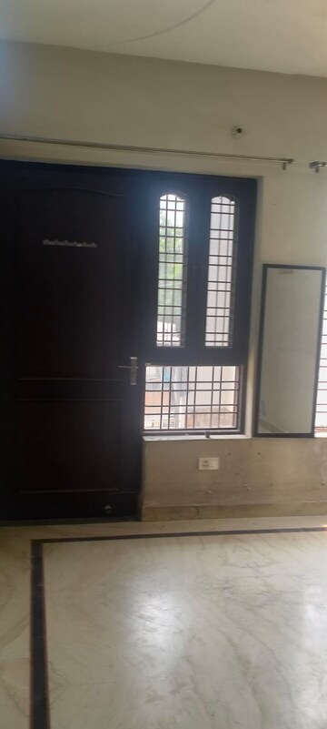 Room in 2 BHK Apartment at Ajnara Homes, Sector 16b Greater Noida – for Rent