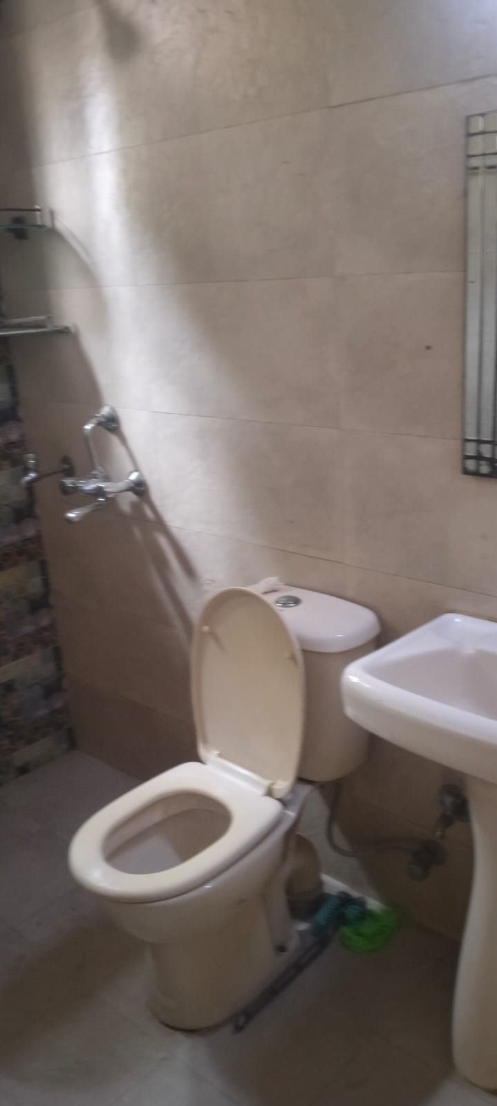 2 BHK Apartment For Rent in Ajnara Homes