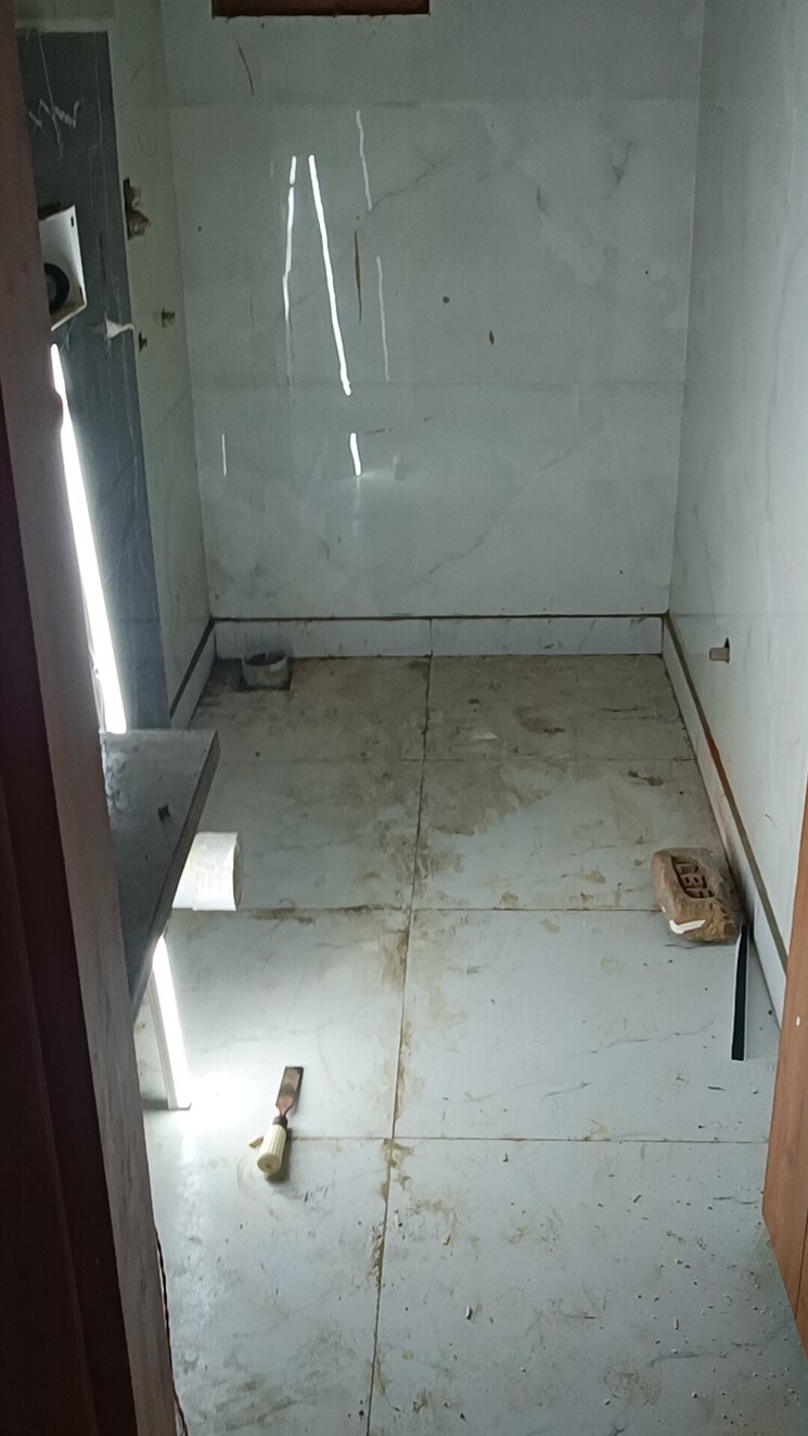 Bathroom, shalimar garden extension i 3 Bedroom 1000 Sq.Ft. Builder Floor In Shalimar Garden Extension I Ghaziabad 9025506