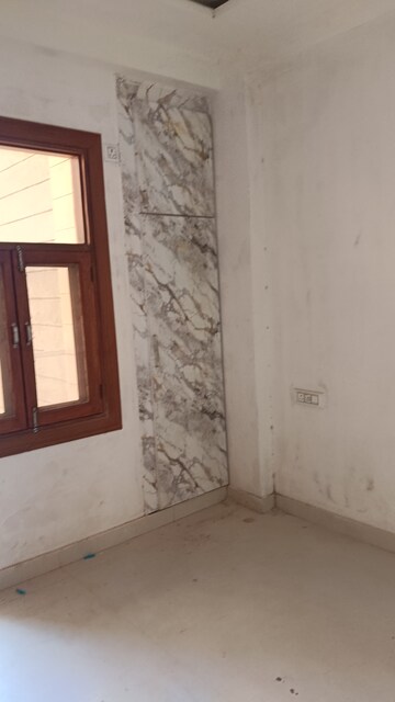 Room in 3 BHK Builder Floor at Shalimar Garden Extension I – for Sale