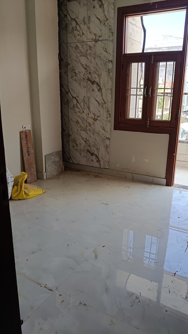 Room, shalimar garden extension i 3 Bedroom 1000 Sq.Ft. Builder Floor In Shalimar Garden Extension I Ghaziabad 9025506