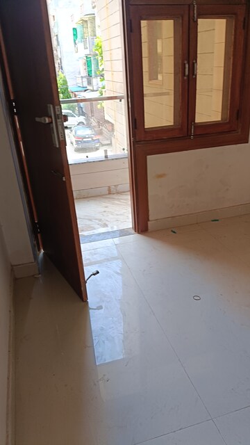 Room in 3 BHK Builder Floor at Shalimar Garden Extension I – for Sale
