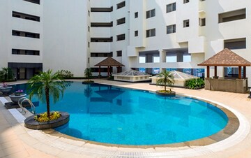 Swimming Pool in 3 BHK Apartment at Marine Drive – for Sale